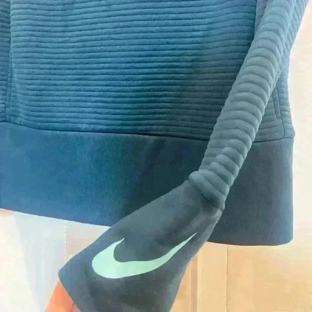 NIKE Cropped Hoody Jacket Sz XS in pretty teal - EUC